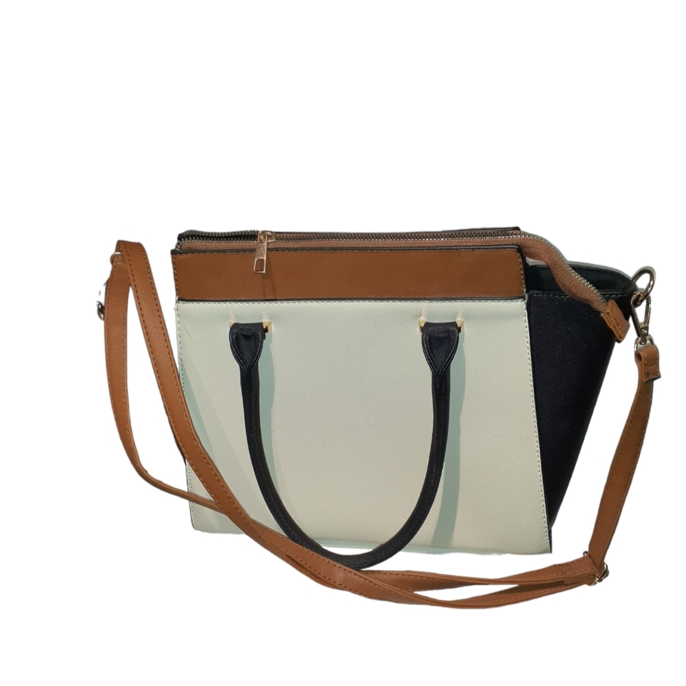 Hand and shoulder woman tote bag
